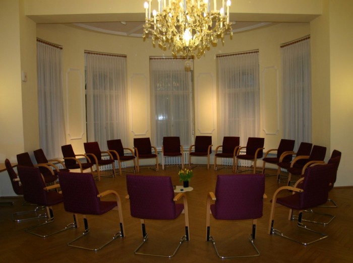 chair circle